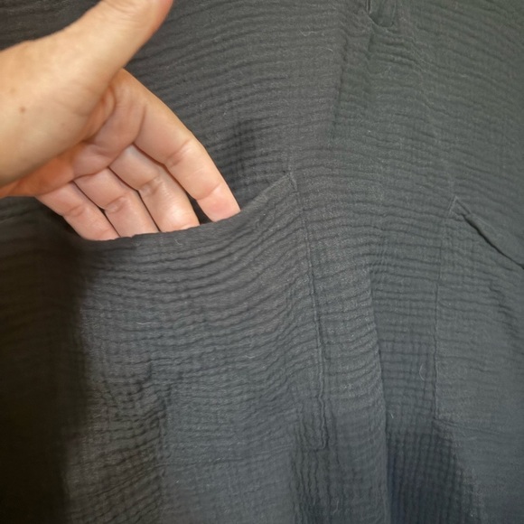 Kona Sol Black Slub Cotton with 3/4 Sleeves Coverup. Front Pockets, Split Neck. - Picture 4 of 12